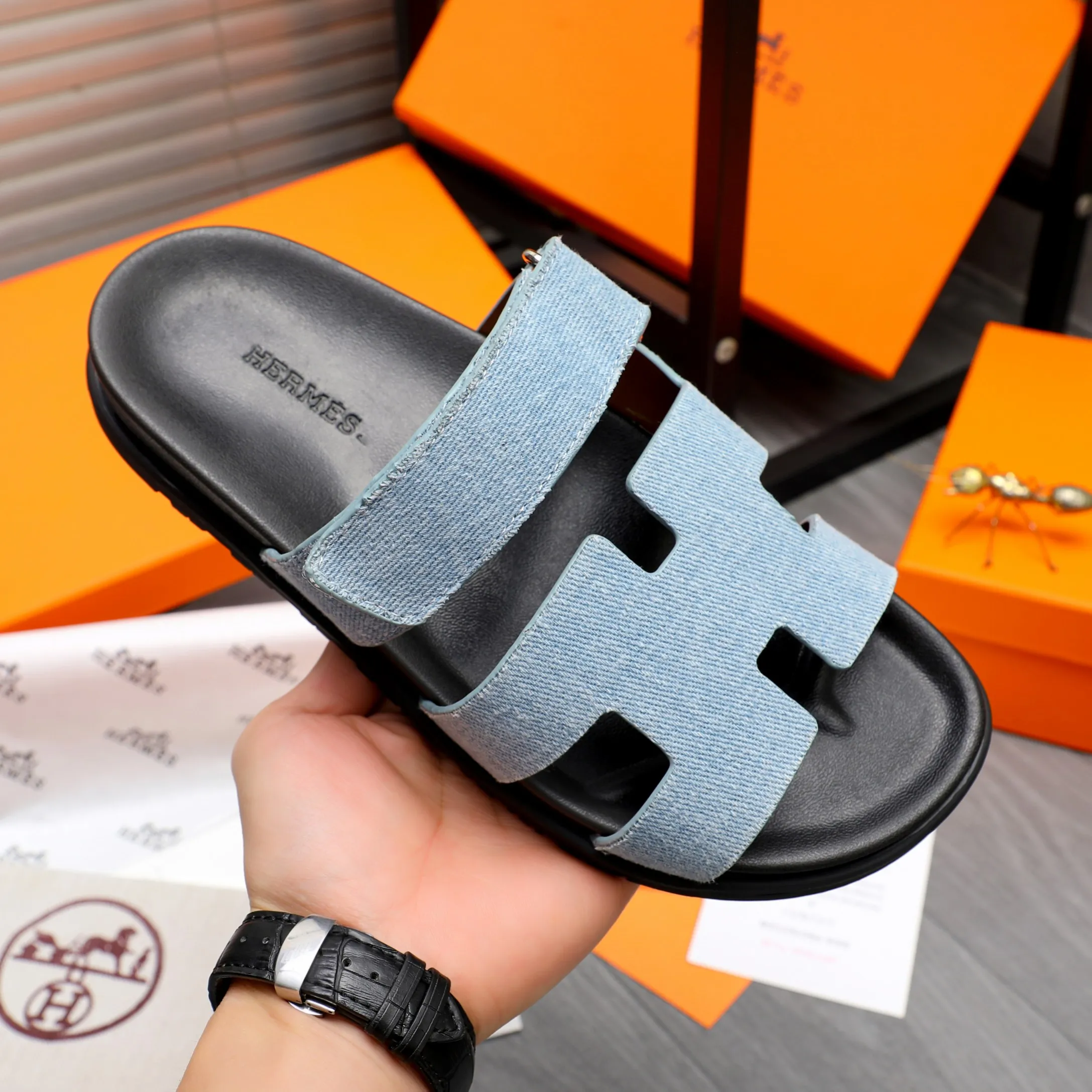Men's shoes 💰340 Product trademark: Hermes "Hermes" Couple's slippers True size: 36-46 Product material: Selected denim breathable upper, microfiber lining, original outsole
